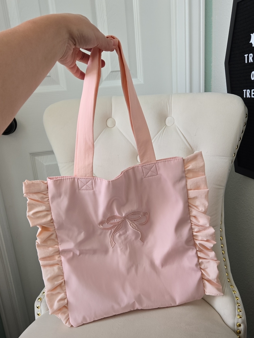 Durable Bow-Embroidered Ruffle Tote In Soft PInk, NWOT - Picture 6 of 14
